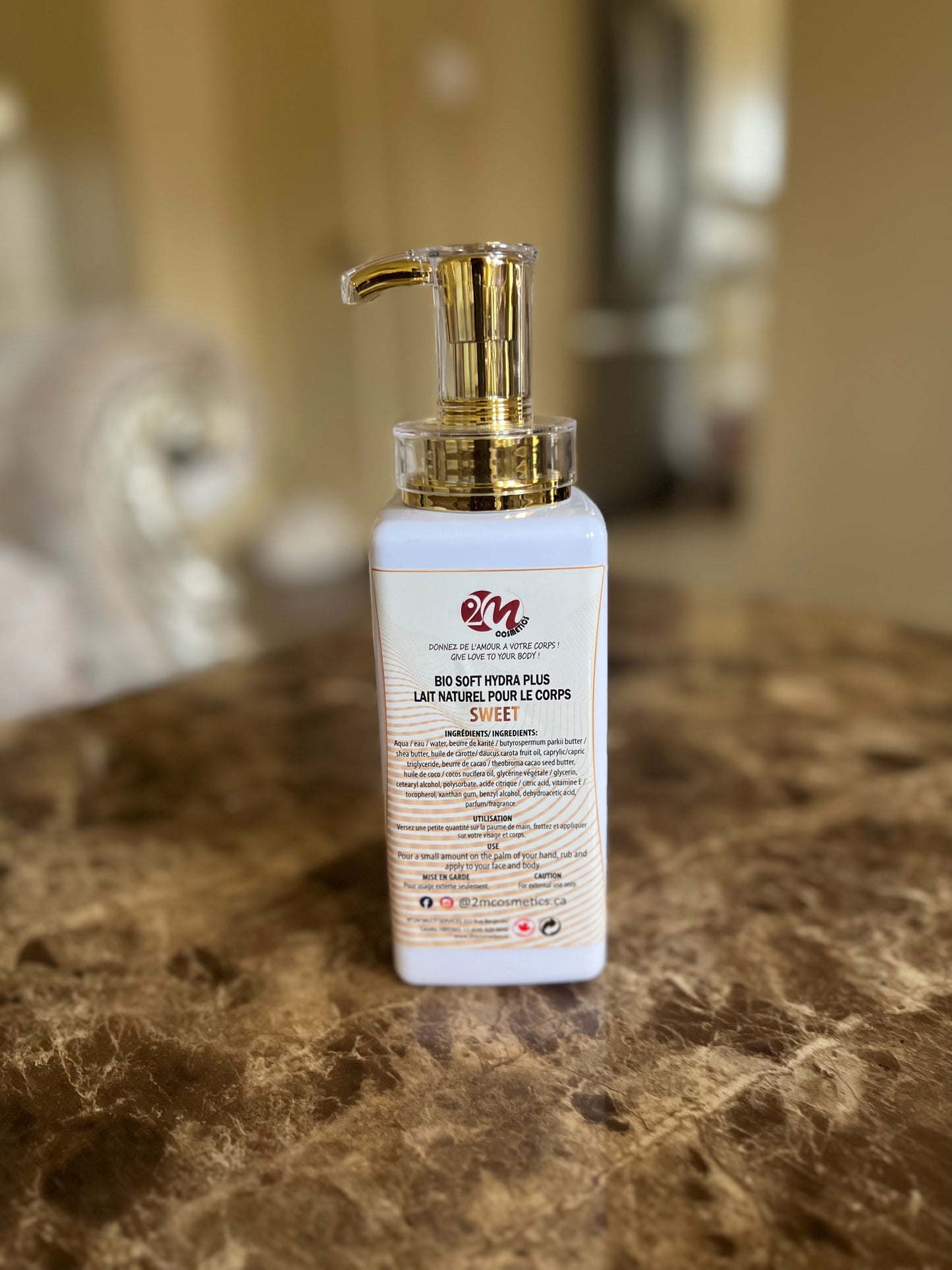 Lait Corporel BIO SOFT HYDRA PLUS - SWEET enrichit de carotte: Offrez à votre peau une expérience de soin luxueuse pour une hydratation profonde et une douceur ultime"