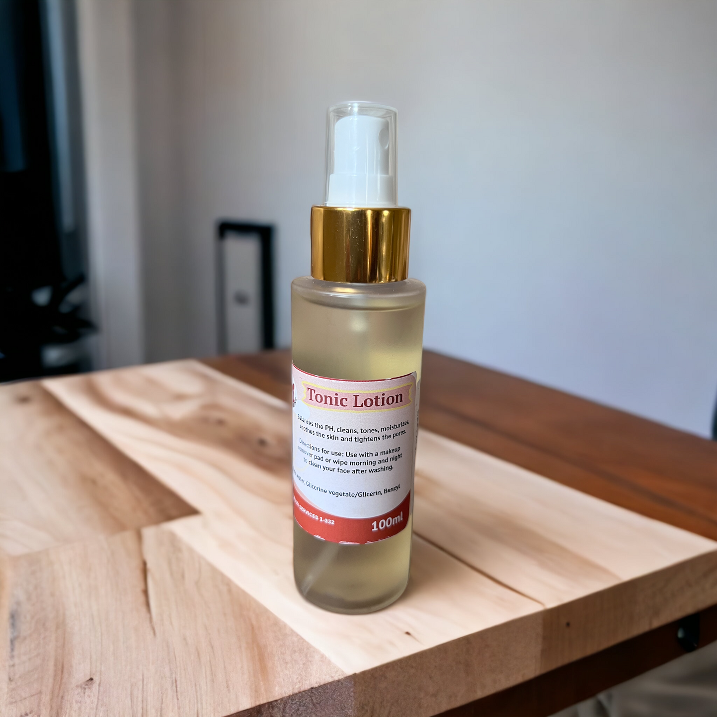 LOTION TONIQUE VISAGE SANS ALCOOL A BASE DE GERANIUM ROSAT: Nettoyant Visage 100% Naturel - Équilibrant et Régénérant pour retrouvez un teint éclatant et reposé.