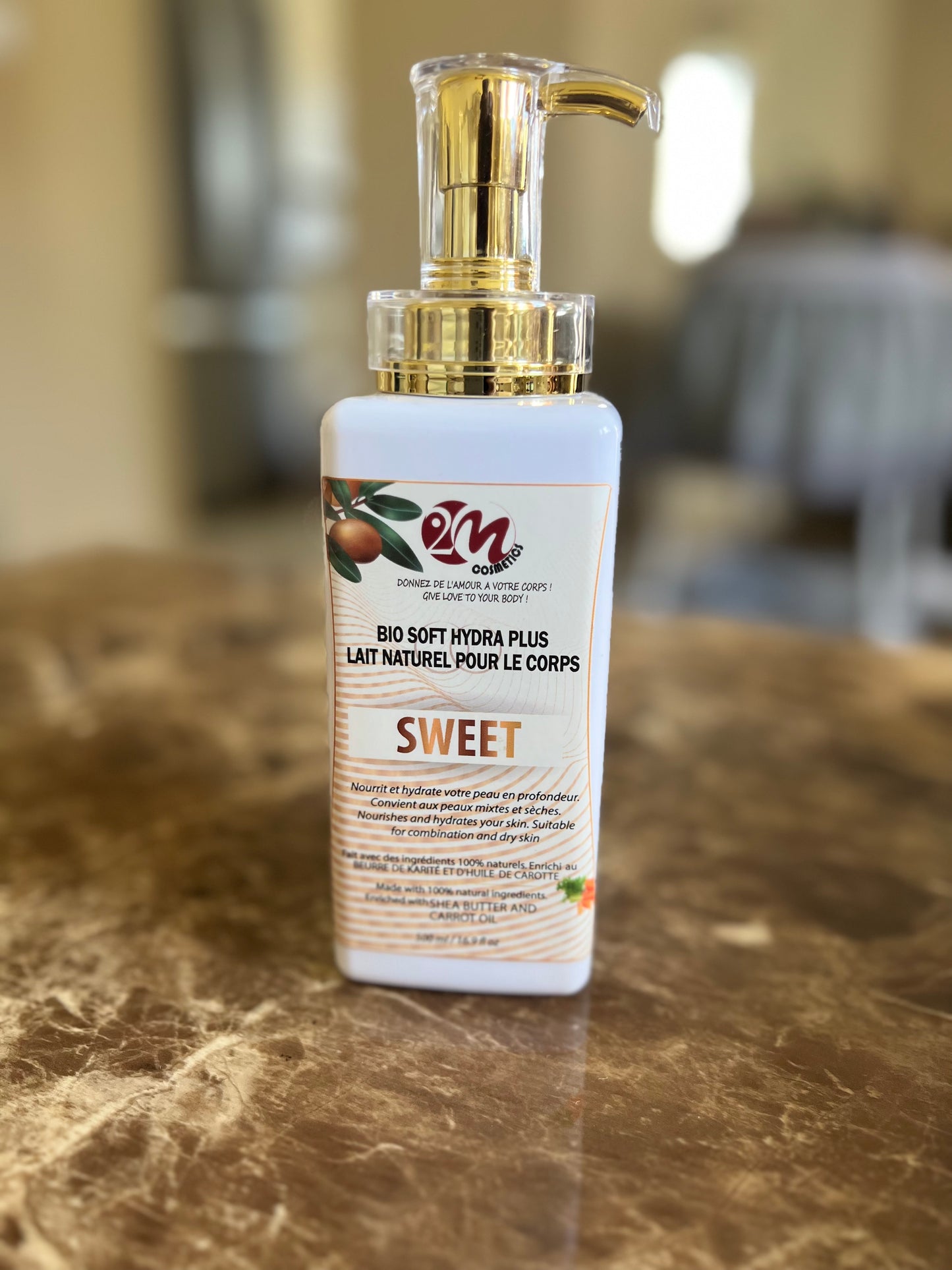 Lait Corporel BIO SOFT HYDRA PLUS - SWEET enrichit de carotte: Offrez à votre peau une expérience de soin luxueuse pour une hydratation profonde et une douceur ultime"
